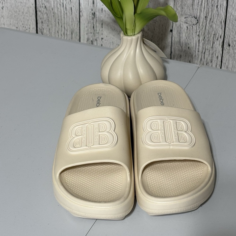 Bebe Women Malaga Pool Slider Bone 3D Logo Size 6 Open Toe Sandals - Picture 2 of 13